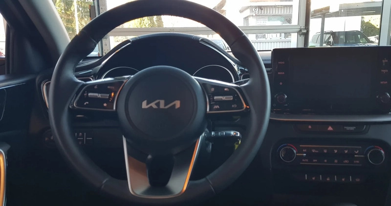 Kia Ceed cena 104900 przebieg: 11678, rok produkcji 2023 z Warszawa małe 137